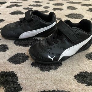 Puma sneaker - black - size 7c toddler